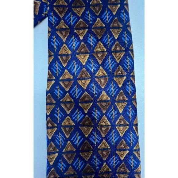 Alafani Blue and Gold Triangle Patterned 100% Silk Professional Tie - Picture 3 of 5